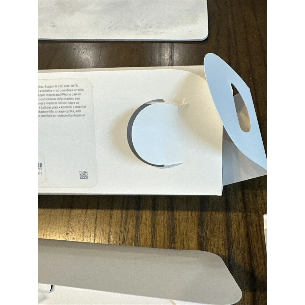 Box ONLY Apple Watch Series 4 - Space Gray Sport Band 40MM